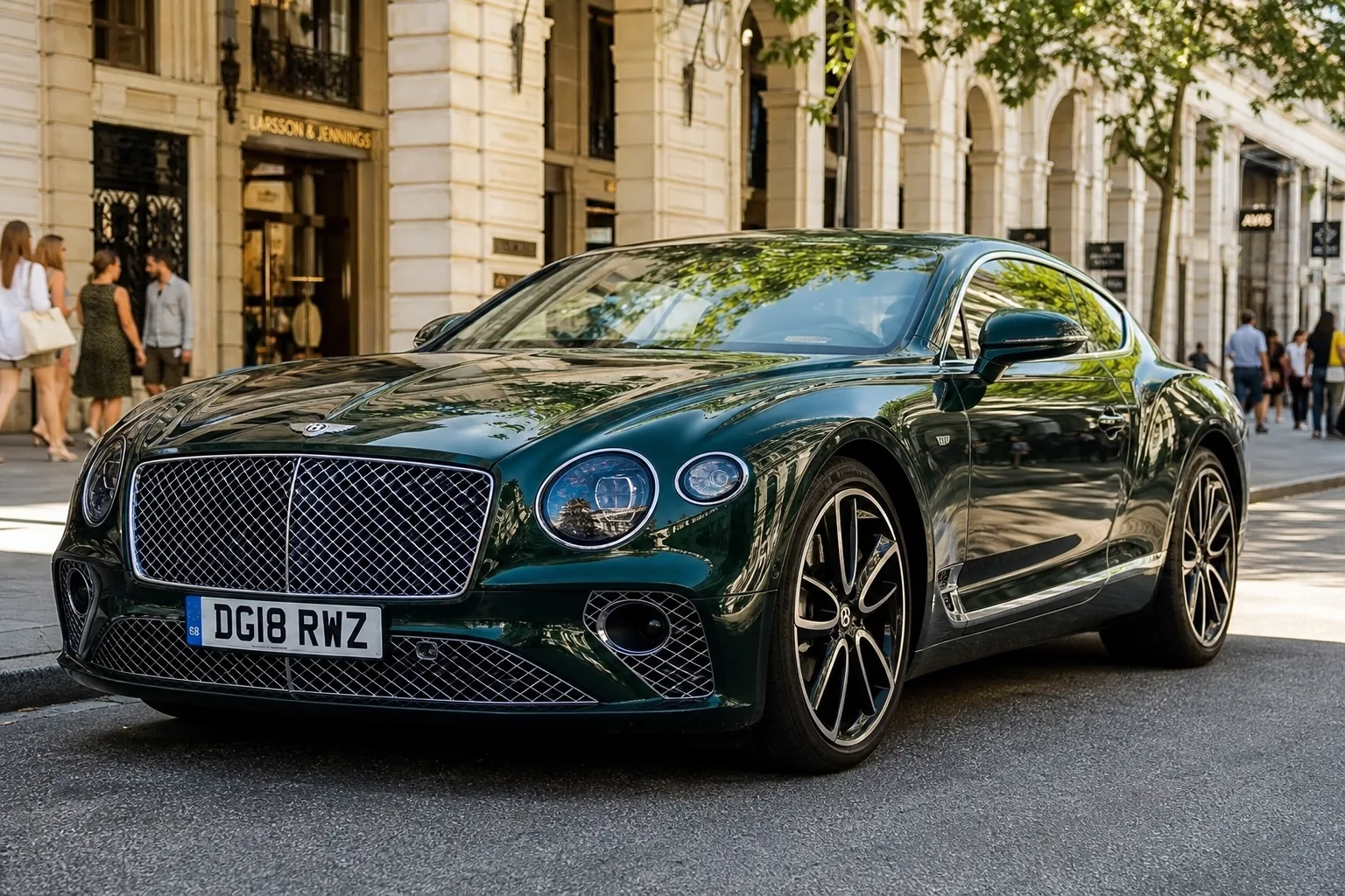 Bentley Continental GT — grand tourer в атмосфере understated wealth и premium boulevard lifestyle