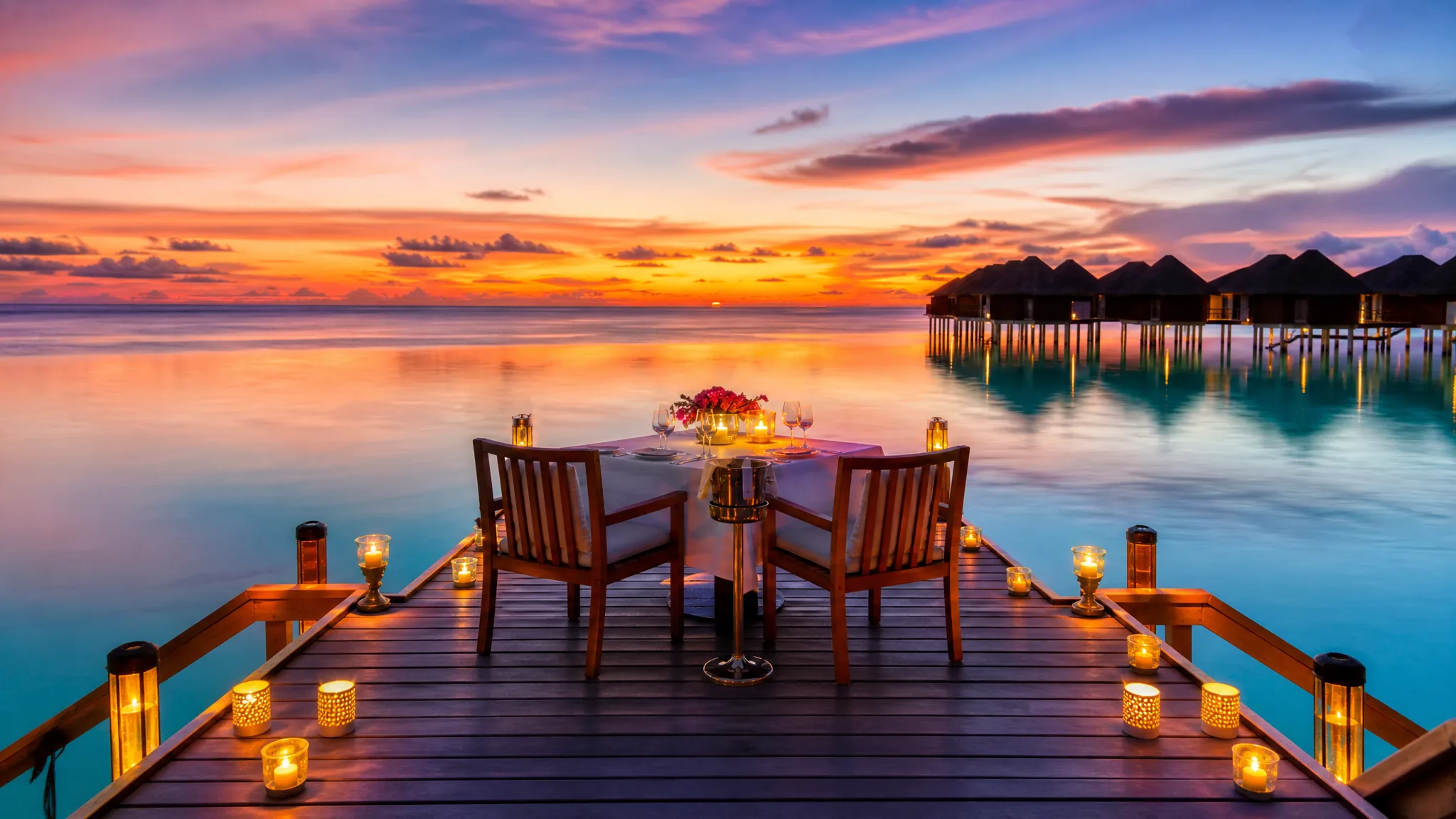 Ужин на воде — private dinner на платформе над лагуной при свечах